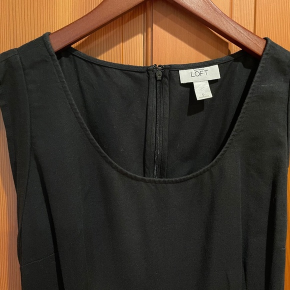 Ann Taylor Loft - Black Shift Dress - Excellent Condition - Size 6 - Picture 3 of 11